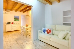 TV - URBAN SUITES 1 PALMA STANDARD by PriorityVillas (Palma de Mallorca)