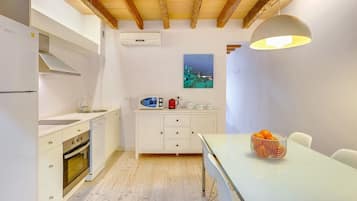 Réfrigérateur, micro-ondes, four, lave-vaisselle