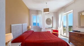 4 chambres, fer et planche à repasser, accès Internet