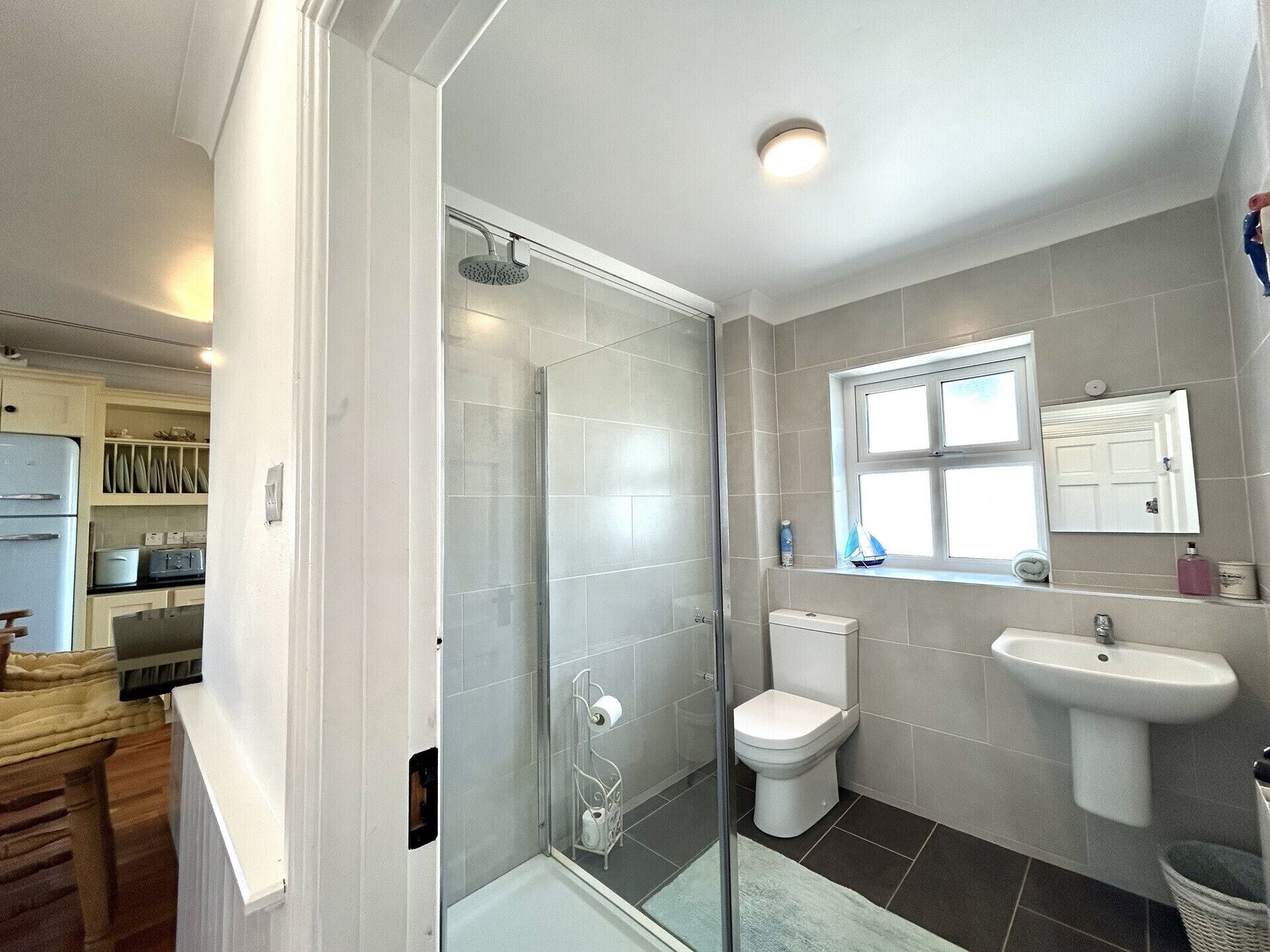 Shower, towels
