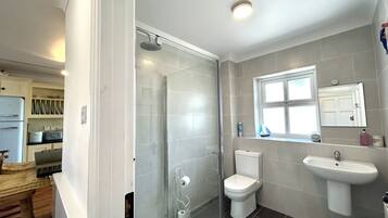 Shower, towels