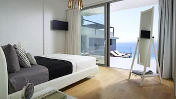 6 bedrooms, in-room safe, desk, iron/ironing board