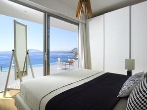 6 Schlafzimmer, Zimmersafe, Schreibtisch, Bügeleisen/Bügelbrett