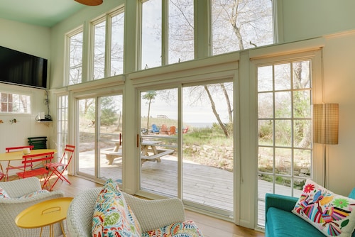 Beachfront Lake Michigan Cottage: Fire Pit & Deck