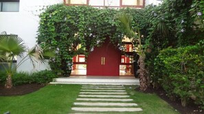 Entrada de la propiedad