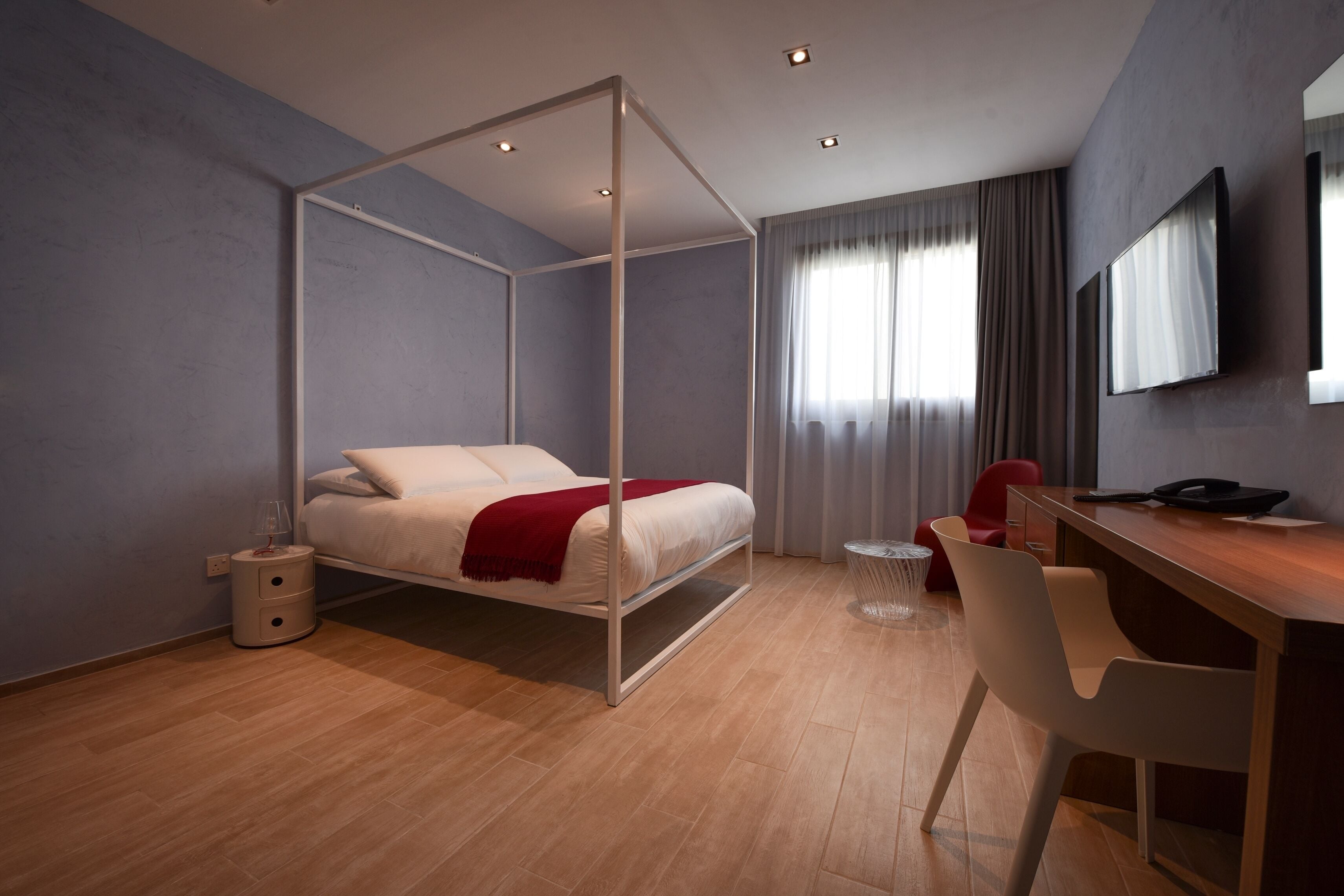 comfort room (twin beds x2 available on request) | minibar, in-room safe, desk, blackout curtains