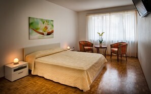 Pengeskab på værelset, gratis Wi-Fi, sengetøj