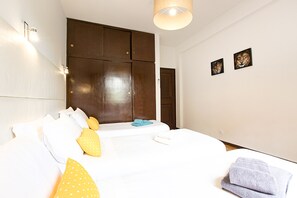 4 bedrooms, iron/ironing board, travel crib, free WiFi