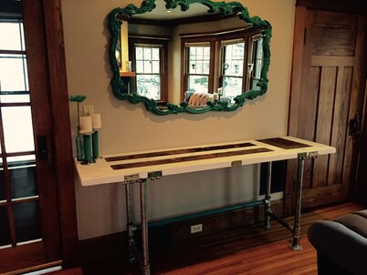 Down Town BUFFALO,  20 minutes from the Falls.