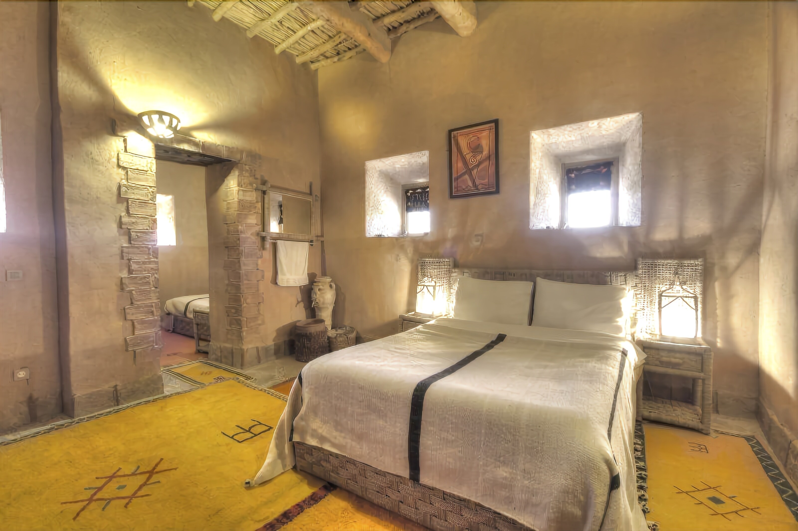  غرفة عادية | بديكورات فريدة لكل غرفة وستائر تعتيم ومكواة/لوح كي