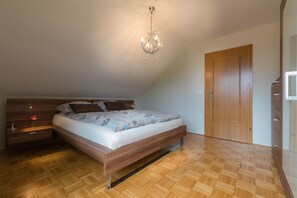 3 chambres, Wi-Fi gratuit, draps fournis