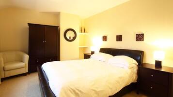 3 bedrooms, iron/ironing board, travel cot, free WiFi