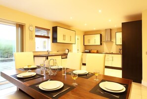 Dining - An ardmullen 3 bed walnut that sleeps 6 guests  in 3 bedrooms (Kenmare)