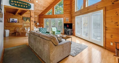Massanutten Resort log home -slope & unobstructed Mountain View’s