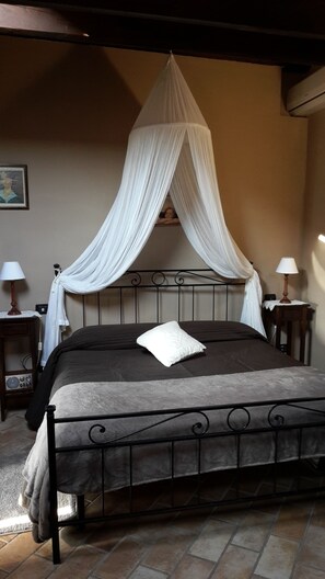 Classic Double Room, Hill View | Free cots/infant beds, free WiFi, bed sheets