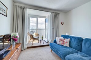 TV - 2 Bed in Appledore (oc-corner) (Appledore)