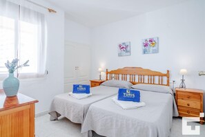1 chambre, fer et planche à repasser, accès au Wi-Fi (inclus)