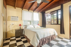 Room - Kasa Maui - Ocean View Apartment - 1 Minute From Sandy Beach!! (Rincon)