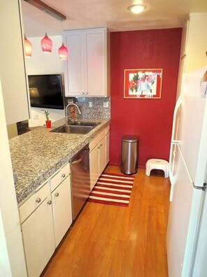 Microonde, forno, lavastoviglie, macchina per tè/caffè