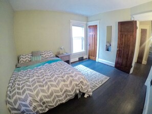 3 bedrooms, iron/ironing board, WiFi, bed sheets - Down Town Buffalo, 20 Minutes From The Niagara Falls (Buffalo)