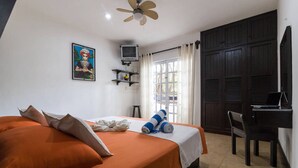 1 bedroom, iron/ironing board, internet, bed sheets