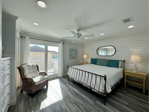 3 bedrooms, iron/ironing board, free WiFi, bed sheets - Serene Beachside 2BR | Listen to the Waves (Destin)