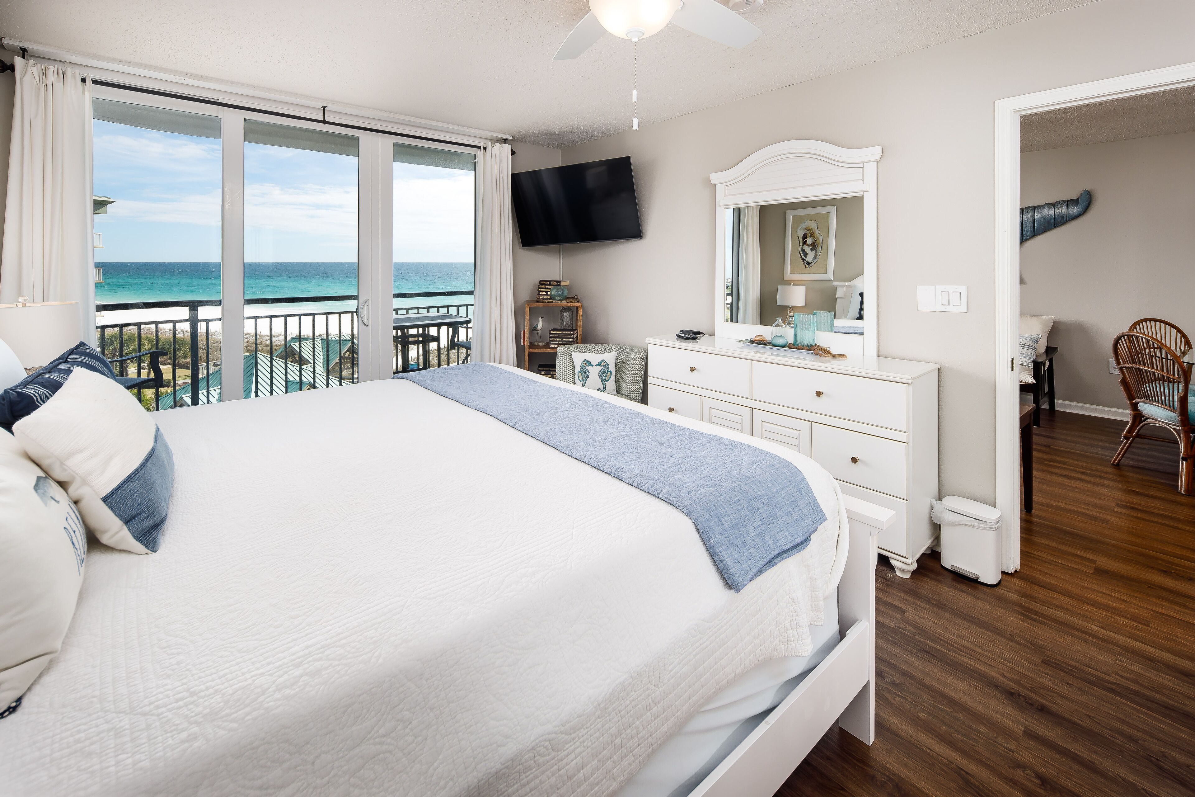 Nautilus 2610  Gulf View 2BD/2BA 6th Floor.  Free Beach Service 3/1-10/31