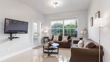 Télévision, jeux vidéo, lecteur de DVD, table de tennis de table