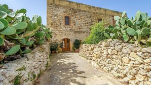 Unclassified image, 4 of 9, button - Lellux   Holiday   Home (In-Nadur)