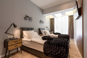 Chambre luxueuse (Grevillea) | Bureau, accès au Wi-Fi (inclus), literie fournie