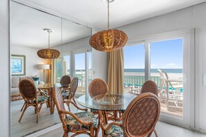 Dining - Beachfront 1.5BR Condo with Stunning Views (Destin)