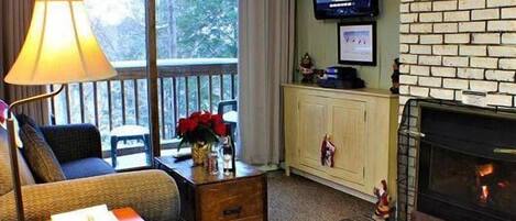 TV, fireplace