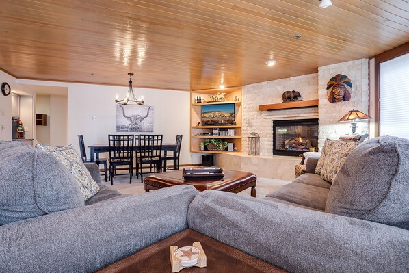 TV, fireplace, DVD player