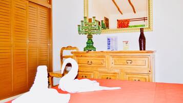 1 quarto, acesso à internet, roupa de cama