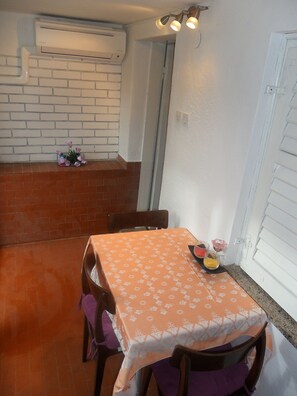 تناول الطعام