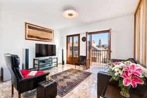 Smart TV - Mary - Holiday rental Malaga City (Málaga)