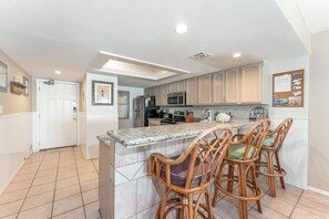Fridge, microwave, stovetop, dishwasher