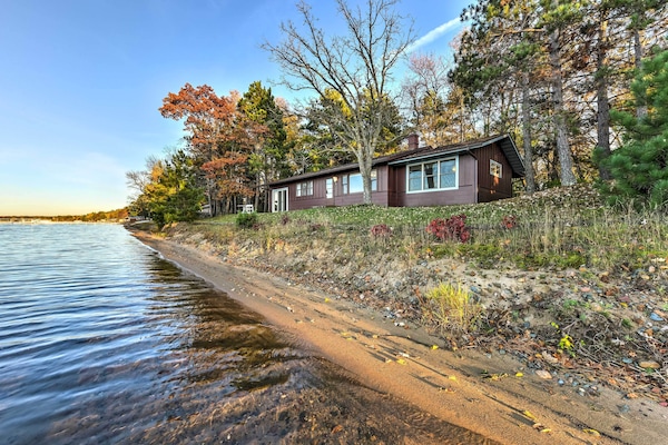 Merrifield Vacation Rental | 3BR | 2BA | 1,250 Sq Ft | Steps Required