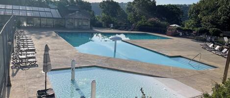 Piscine couverte, piscine extérieure