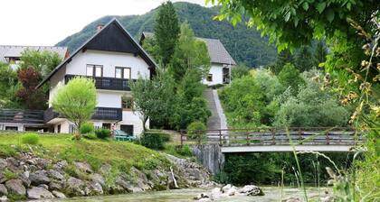 Mostnica Cottage - Location d'une maison de vacances à Stara Fuzina au lac de Bohinj, pour 12 personnes