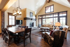 Télévision, cheminée