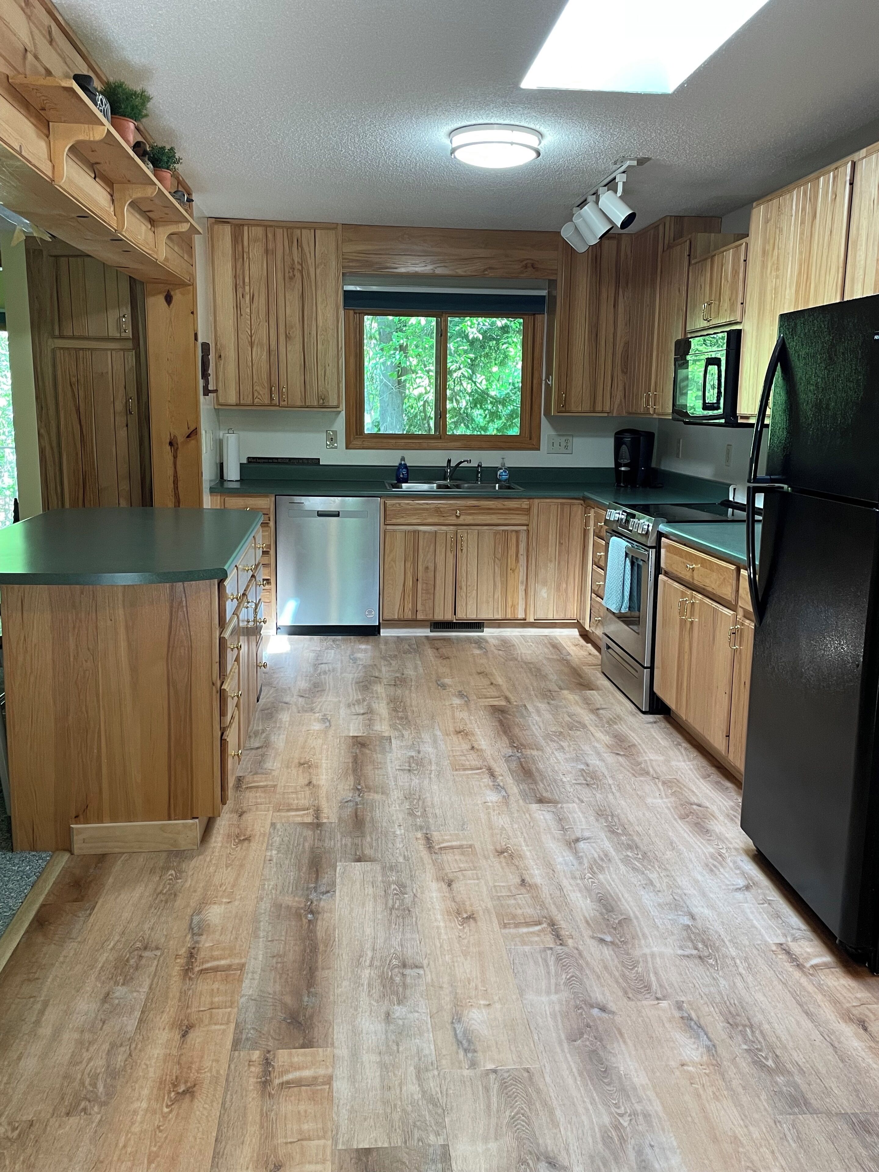 冰箱、微波炉、烤箱、炉灶