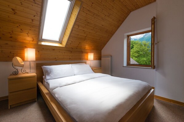 2 bedrooms, free WiFi, bed sheets