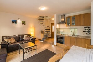 TV connectée, cheminée, lecteur de DVD