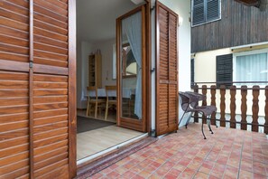 Outdoor dining - Lepa Soca House, Soca Valley (Bovec)