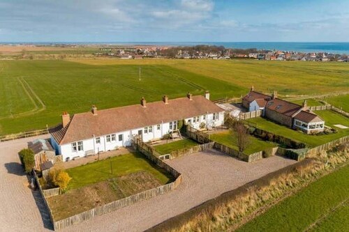 Charming 2‑Bedroom St Andrews Cottage with Private Garden, Parking & Walk to Town & Beach