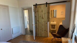 Room - Charming 2‑Bedroom St Andrews Cottage with Private Garden, Parking & Walk to Town & Beach (Anstruther)