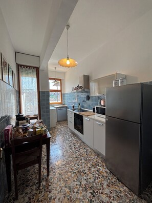 Coffee/tea maker, fridge, microwave, oven - Penthouse San Francesco (Siena)