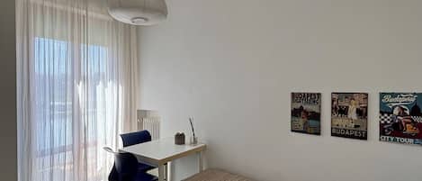 3 bedrooms, in-room safe, desk, iron/ironing board