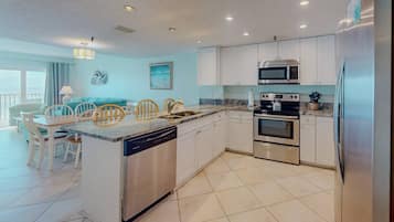 Kühlschrank, Mikrowelle, Geschirrspüler